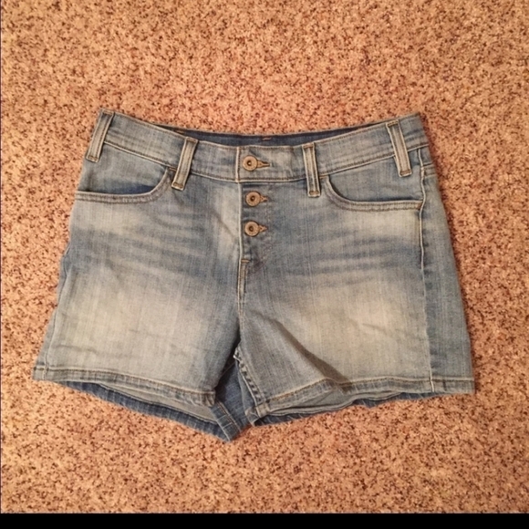 Levi's Button Fly Denim‎ Shorts - Picture 2 of 4